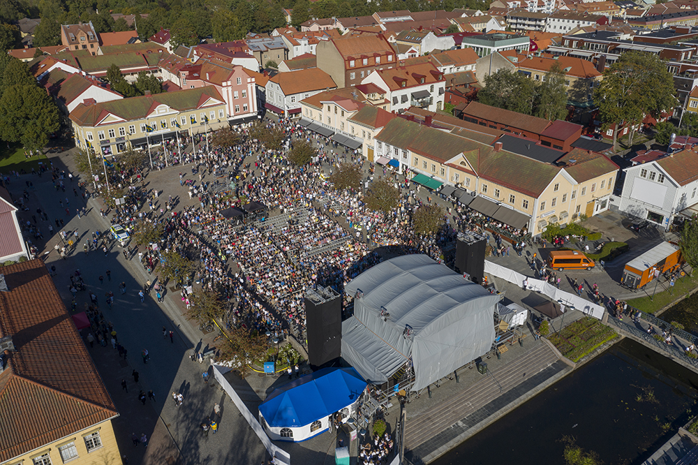 Drönarbild över scenområdet på Stora torget.